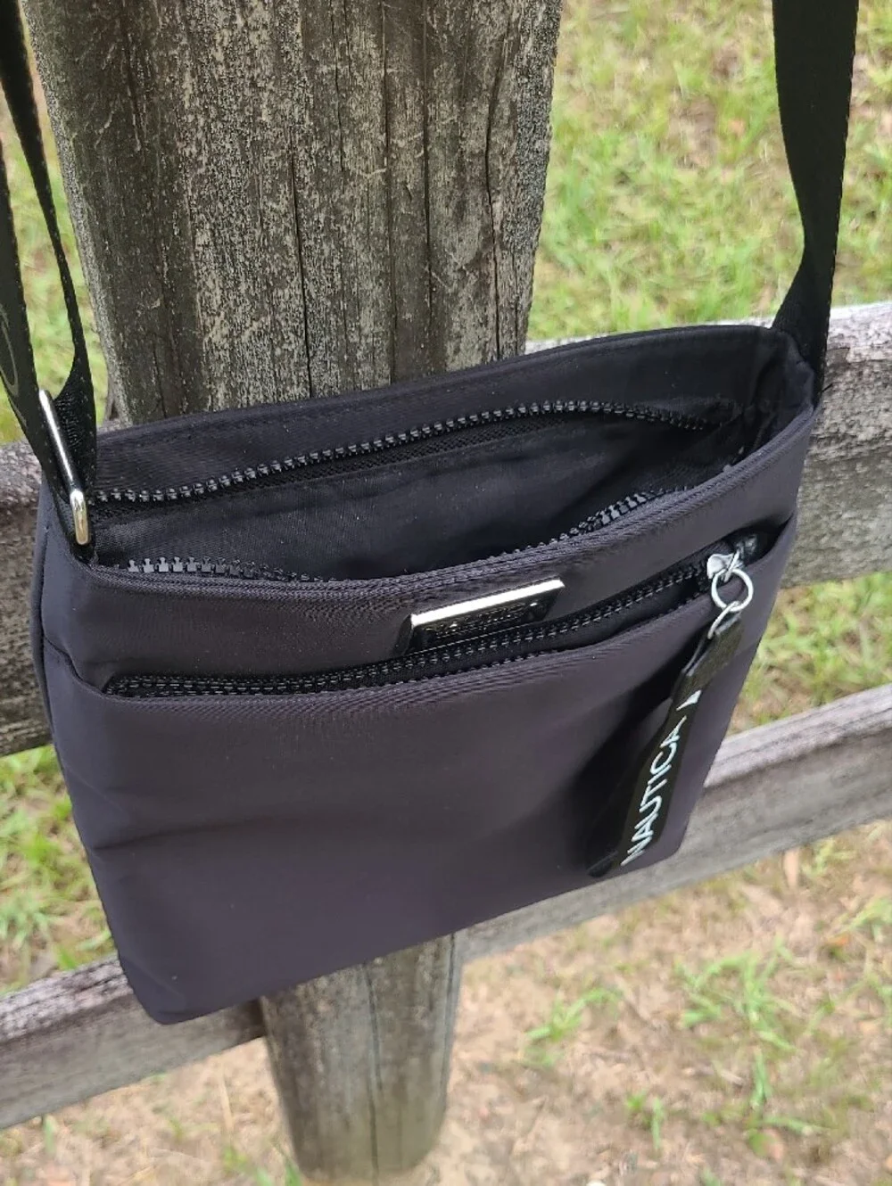 Nautica Womens Black Crossbody Bag Purse Great Condition